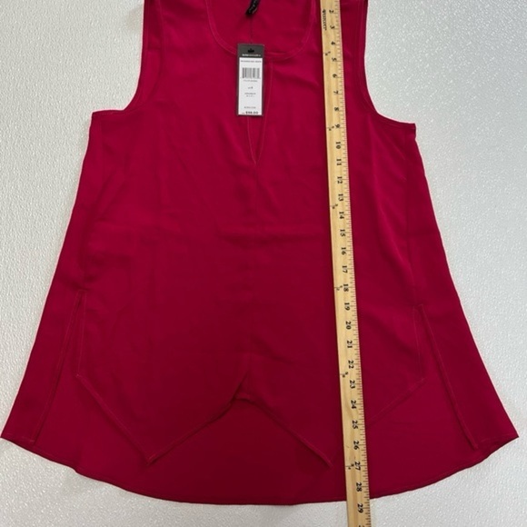 NWT BCBGMaxAzria Sangria Red Keyhole Womens Sleeveless Satin Georgette Top S - Picture 5 of 9